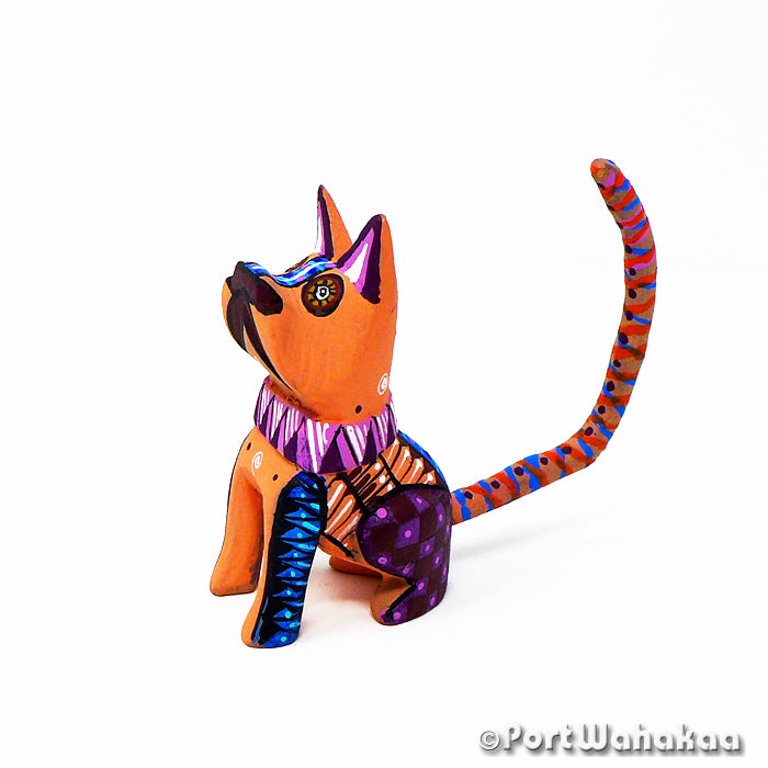 Zaachila Cat Copal Alebrije Oaxacan Wood Carvings for Sale Texas Artist - Silvia Xuana Carving Miniature, Cat, Gato, San Martin Tilcajete